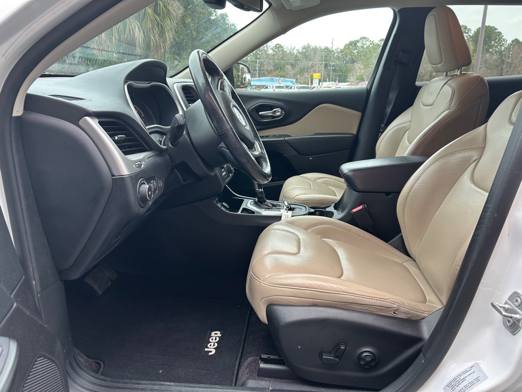 2016 Jeep Cherokee Image 9