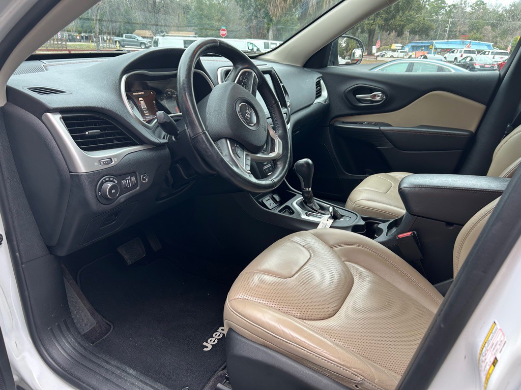 2016 Jeep Cherokee Image 10