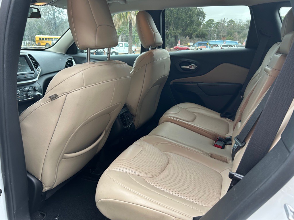 2016 Jeep Cherokee Image 12