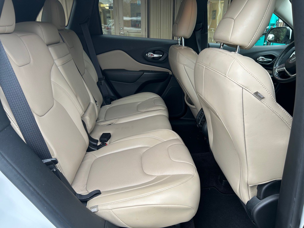 2016 Jeep Cherokee Image 14