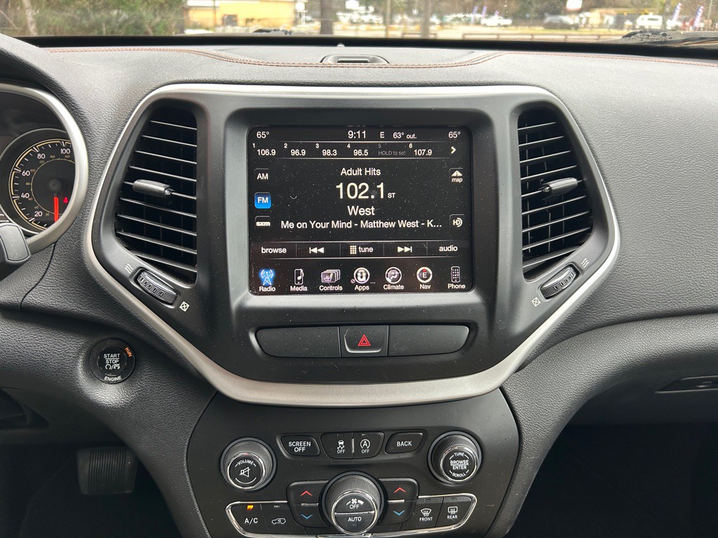 2016 Jeep Cherokee Image 19