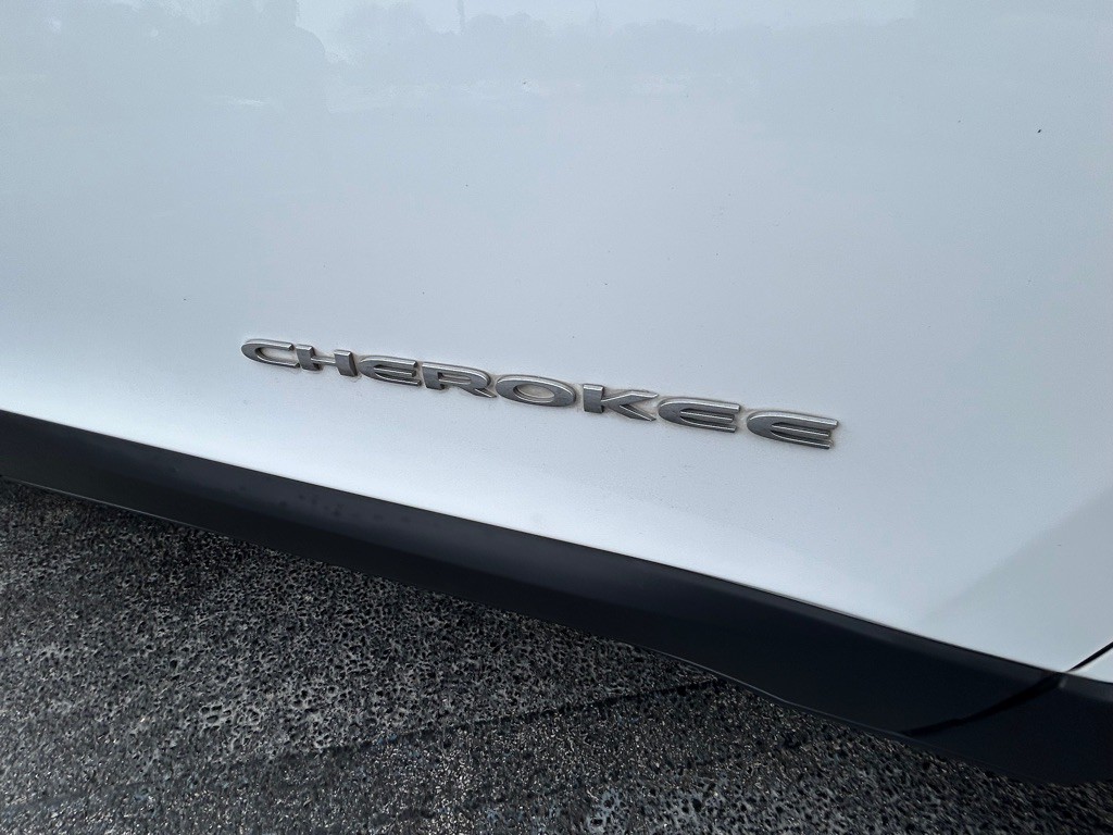 2016 Jeep Cherokee Image 23