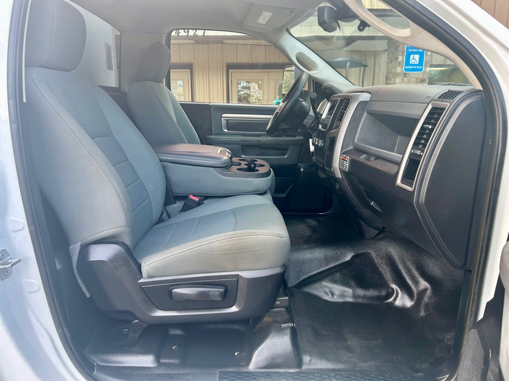 2016 RAM 5500 Image 37