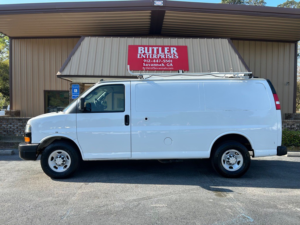 2018 Chevrolet Express Image 2