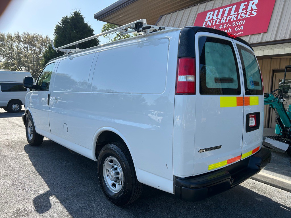 2018 Chevrolet Express Image 3