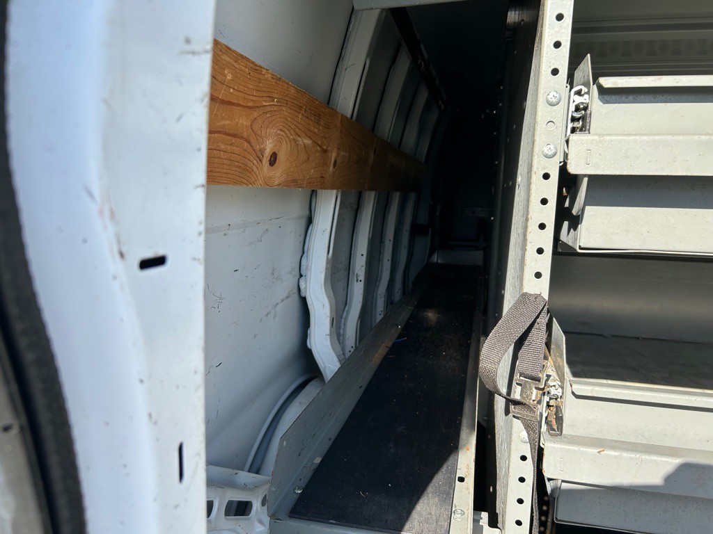 2018 Chevrolet Express Image 15