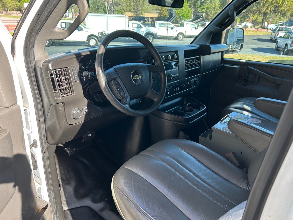 2018 Chevrolet Express Image 17