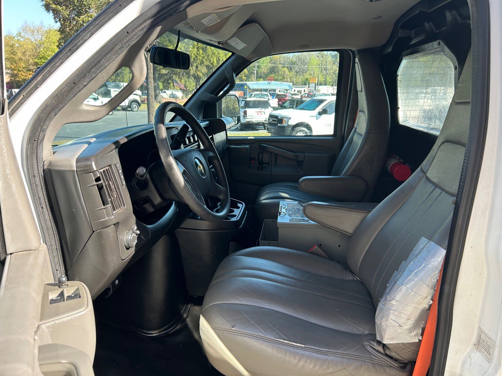 2018 Chevrolet Express Image 18