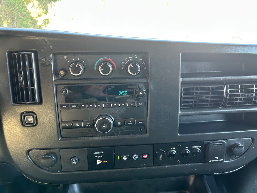 2018 Chevrolet Express Image 23