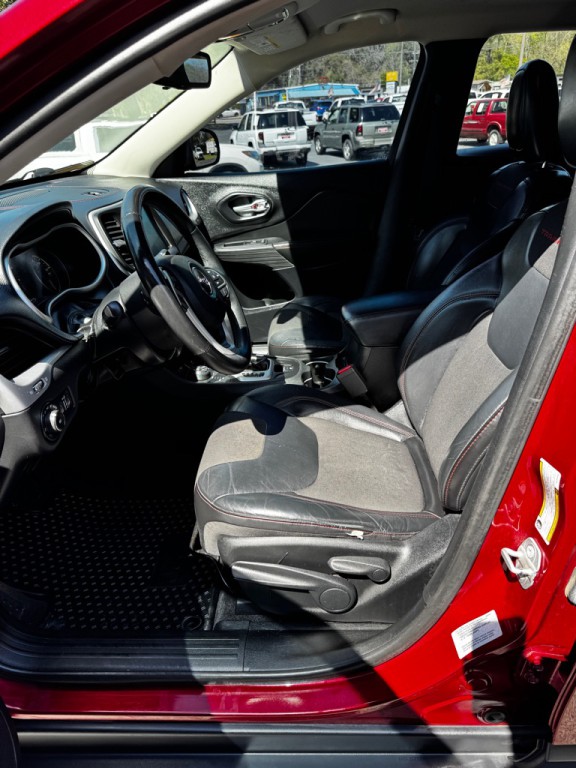 2016 Jeep Cherokee Image 12