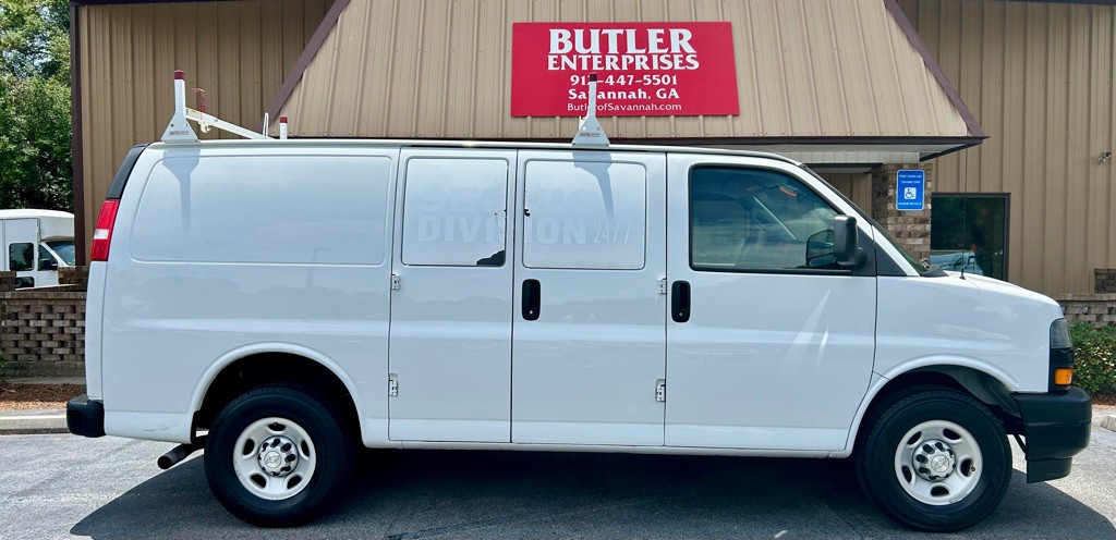 2019 Chevrolet Express Image 1