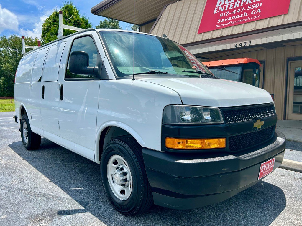 2019 Chevrolet Express Image 2