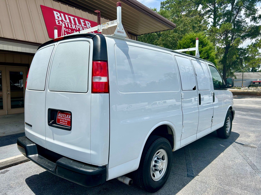 2019 Chevrolet Express Image 3