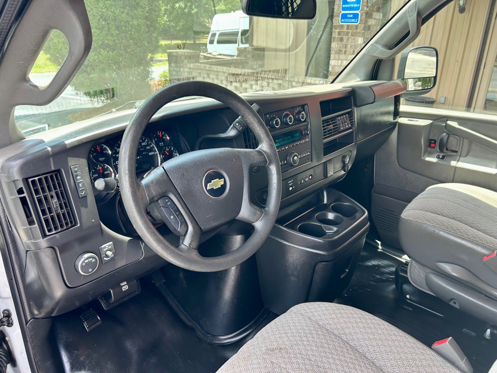 2019 Chevrolet Express Image 16