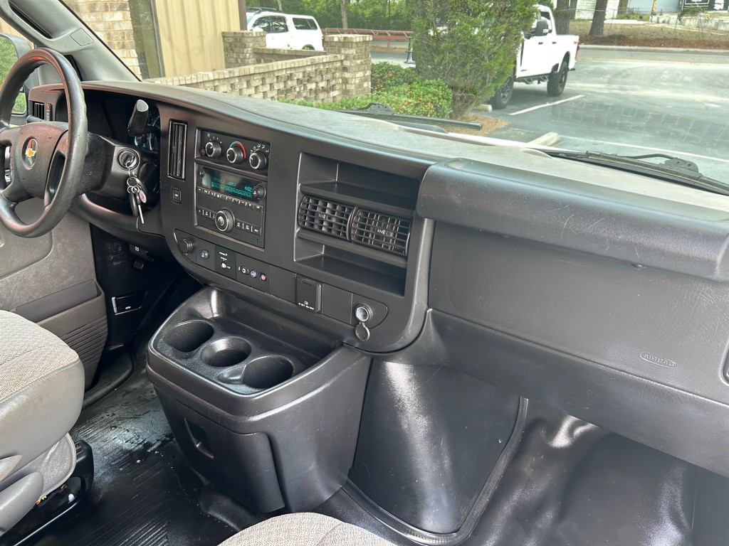 2019 Chevrolet Express Image 21