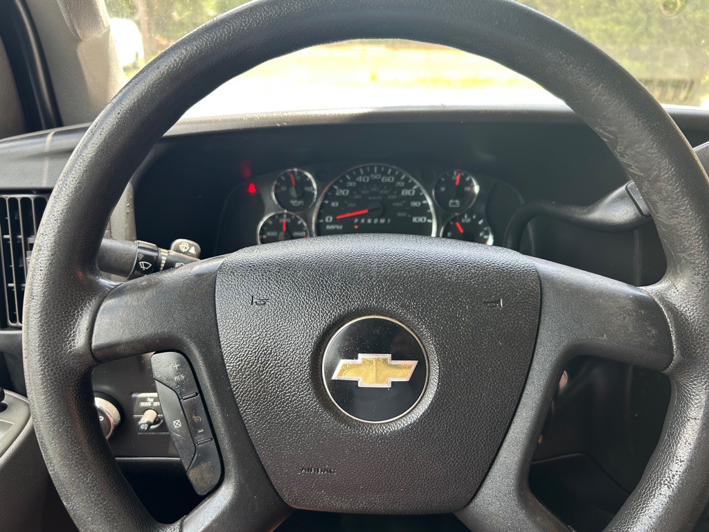 2019 Chevrolet Express Image 22
