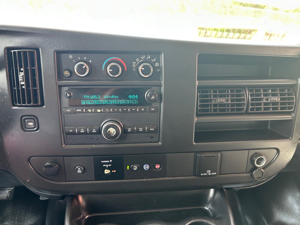 2019 Chevrolet Express Image 24