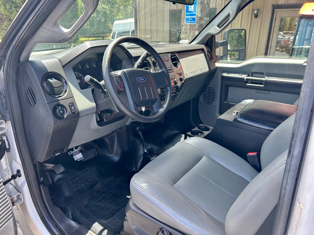 2012 Ford F-350 Image 35
