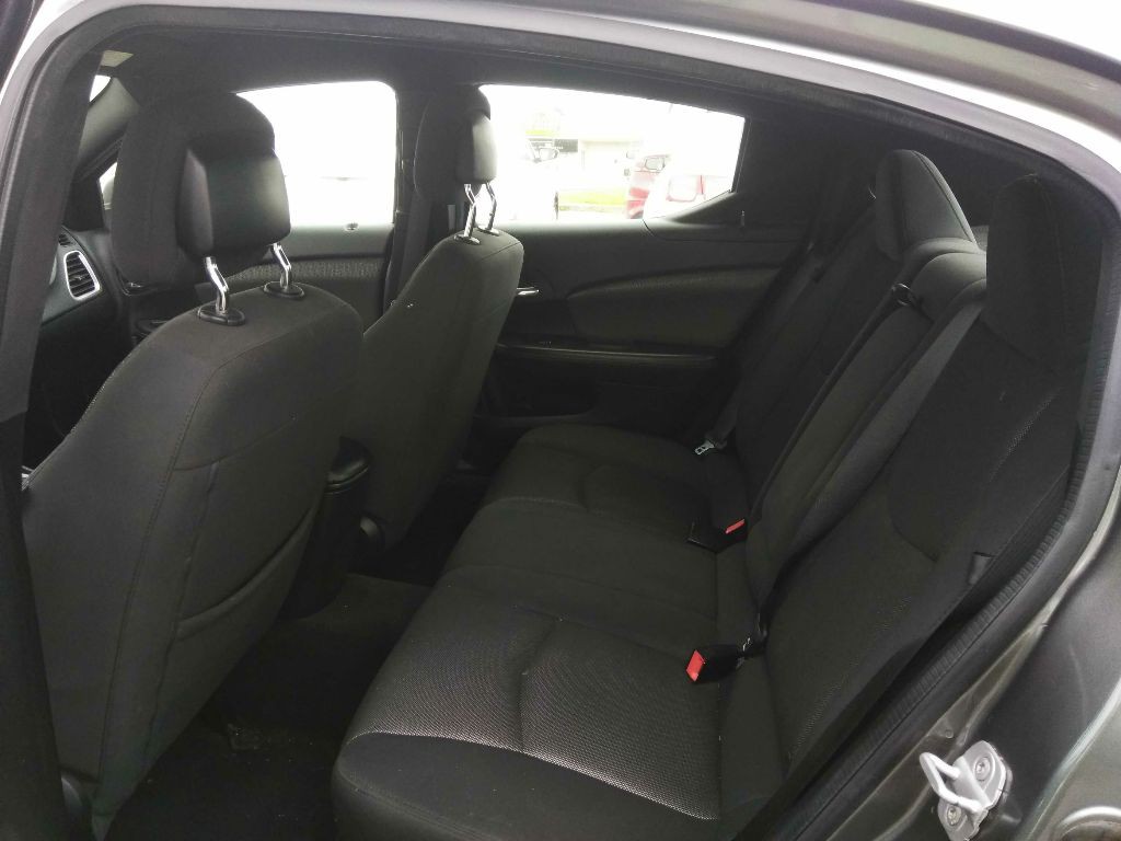 2013 Dodge Avenger Image 10