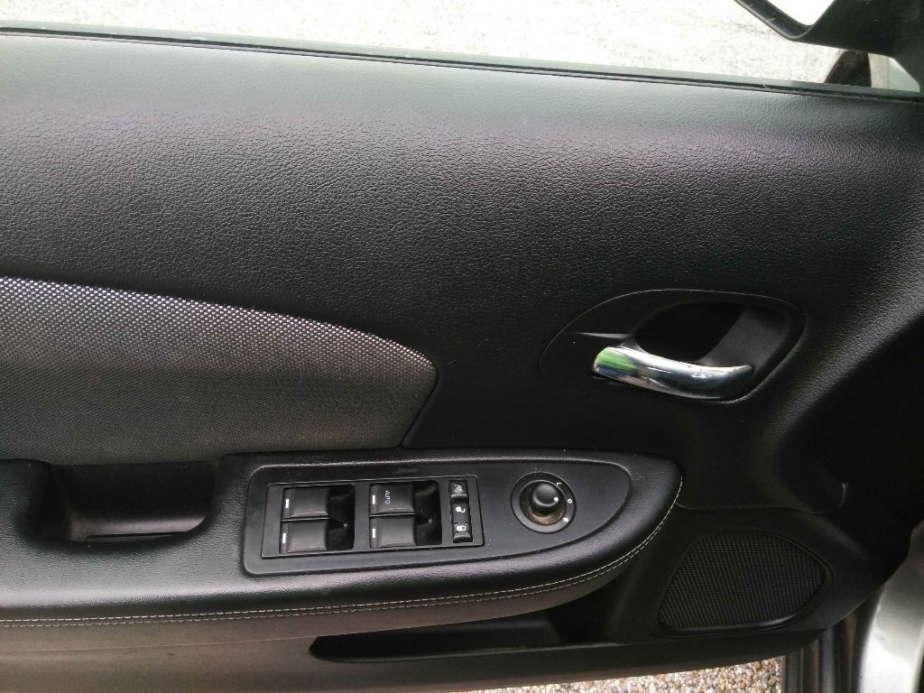 2013 Dodge Avenger Image 12