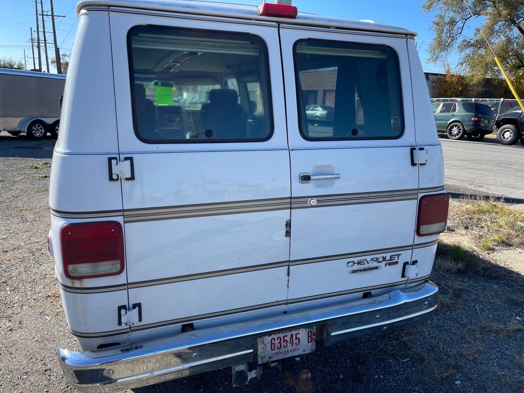 1995 Chevrolet G20 Image 1