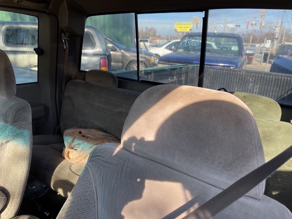 1998 GMC Sierra Image 6