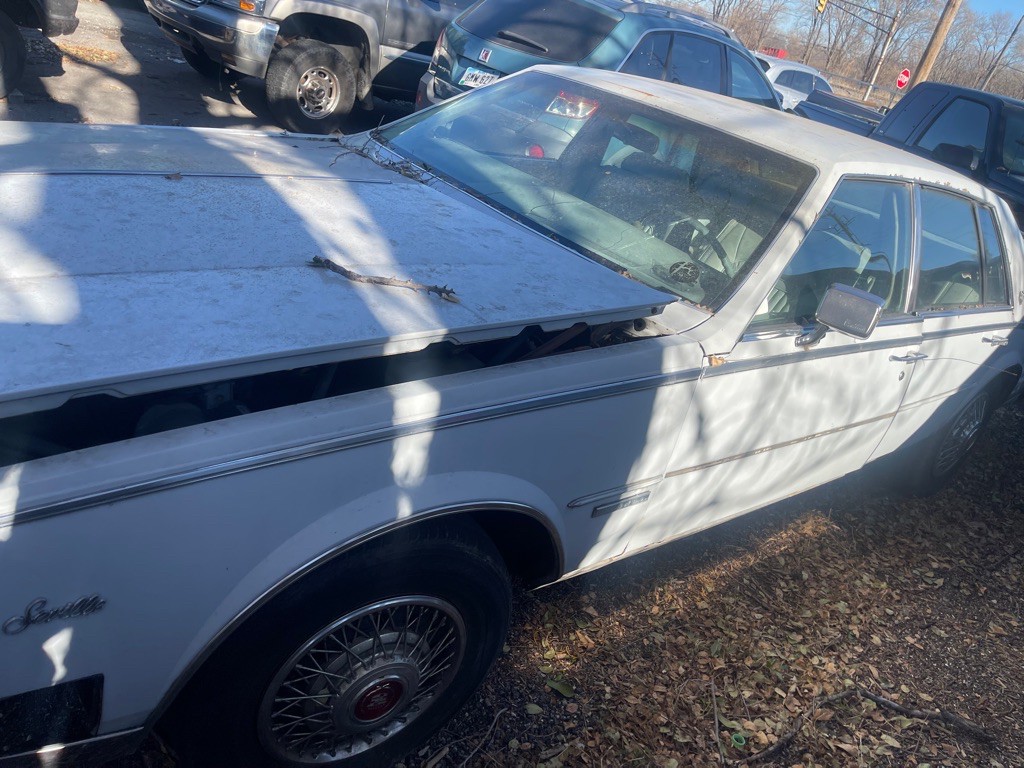1982 Cadillac Seville Image 3
