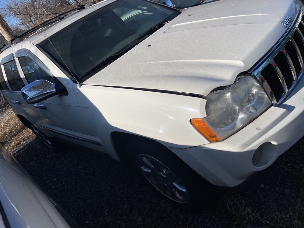 2005 Jeep Grand Cherokee Image 2