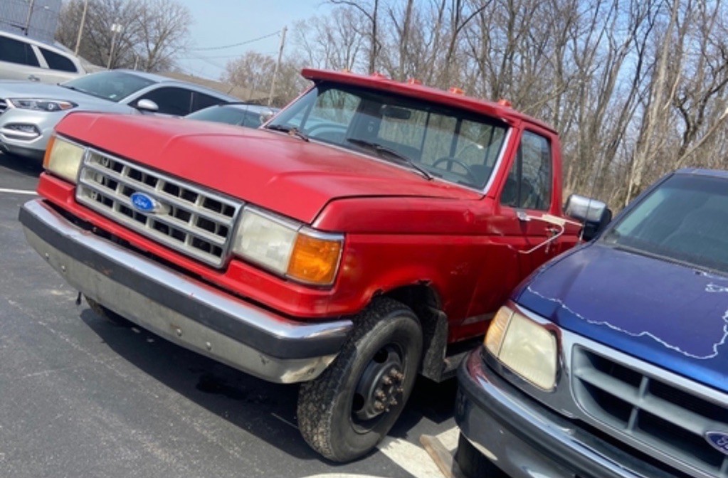 1989 Ford F-350 Image 1