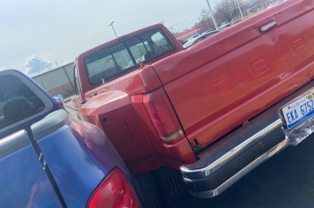 1989 Ford F-350 Image 4