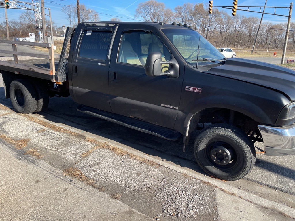 2002 Ford F-350 Image 1