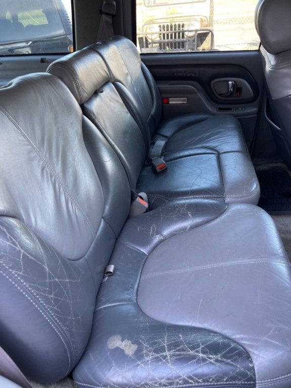 2000 GMC Yukon Image 6