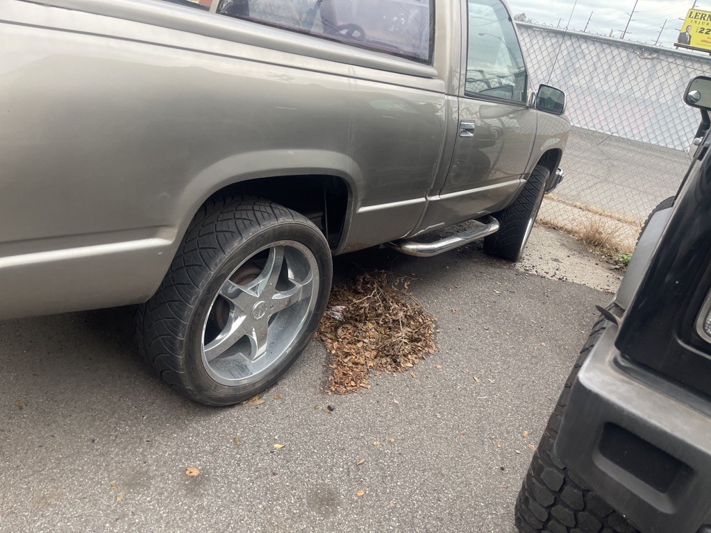 1988 Chevrolet C/K Image 3