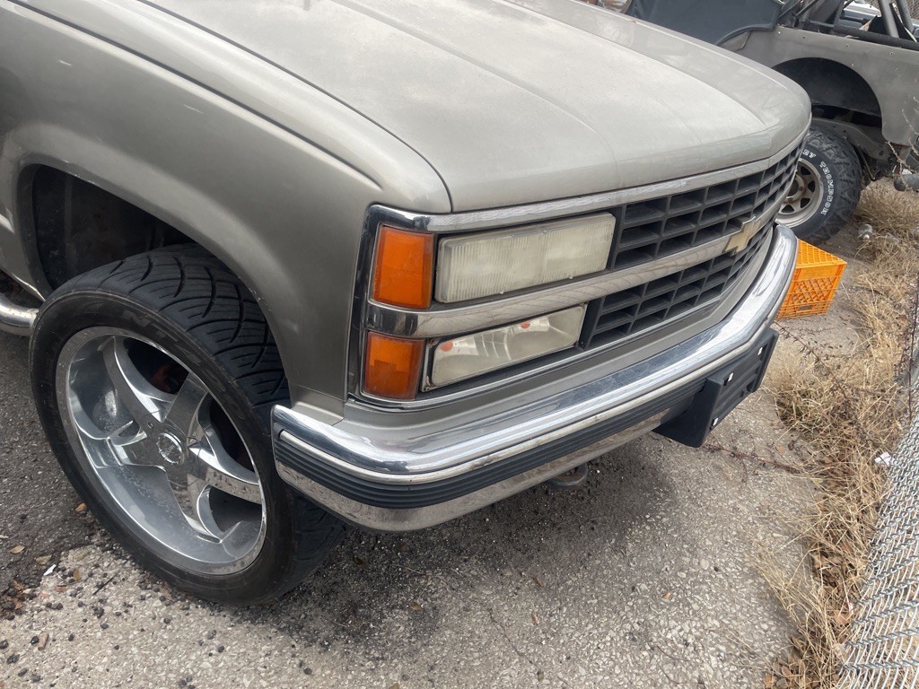 1988 Chevrolet C/K Image 4