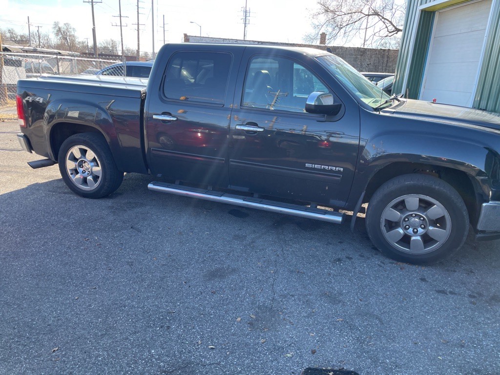 2010 GMC Sierra Image 2
