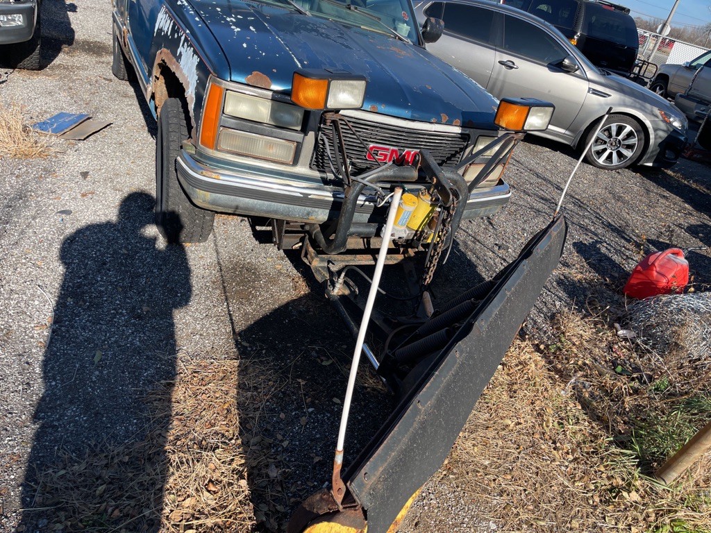 1991 GMC Sierra Image 2