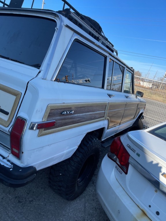 1991 Jeep Grand Cherokee Image 3
