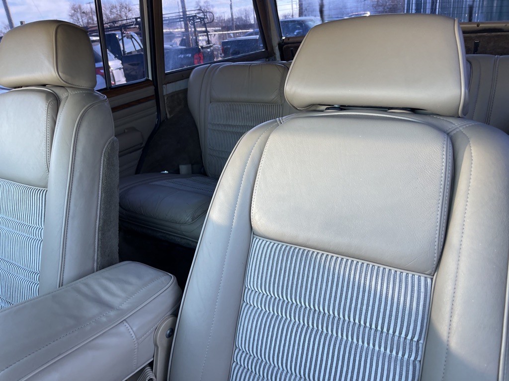 1991 Jeep Grand Cherokee Image 12