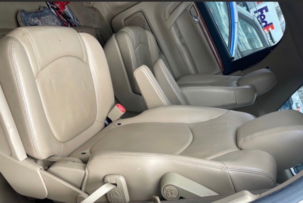 2007 Saturn Outlook Image 6