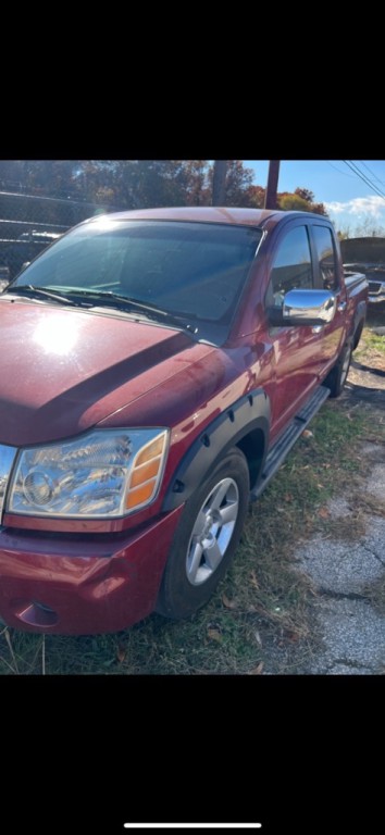 2004 Nissan Titan Image 1