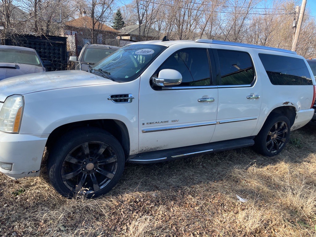 2008 Cadillac Escalade Image 2