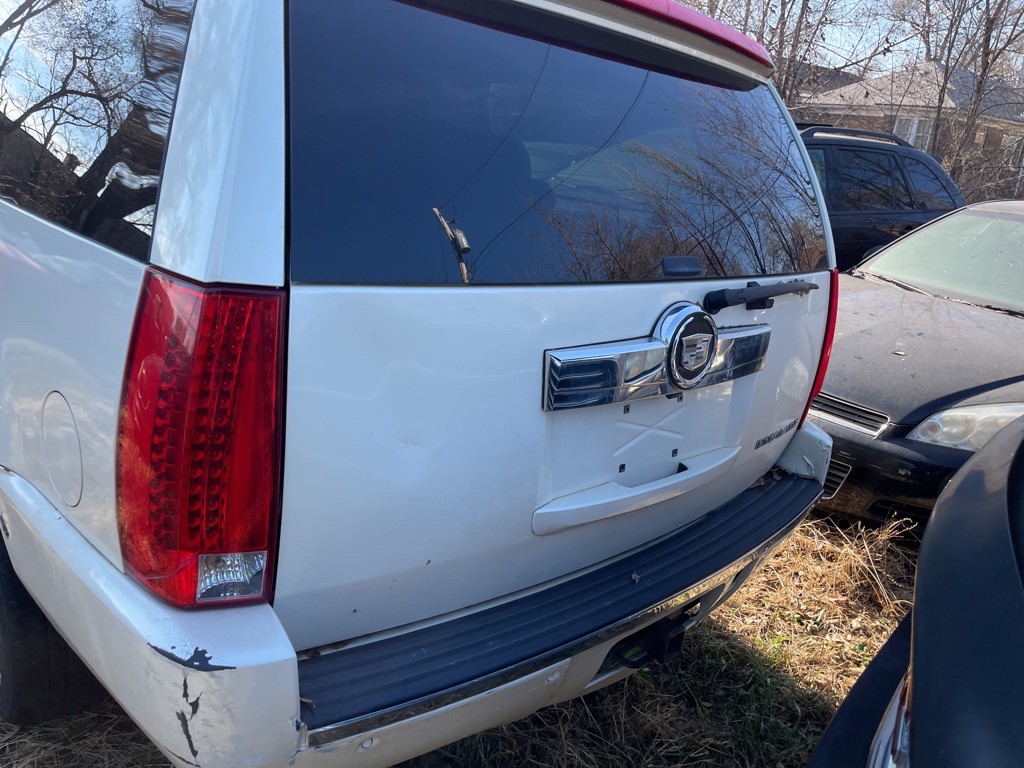 2008 Cadillac Escalade Image 5