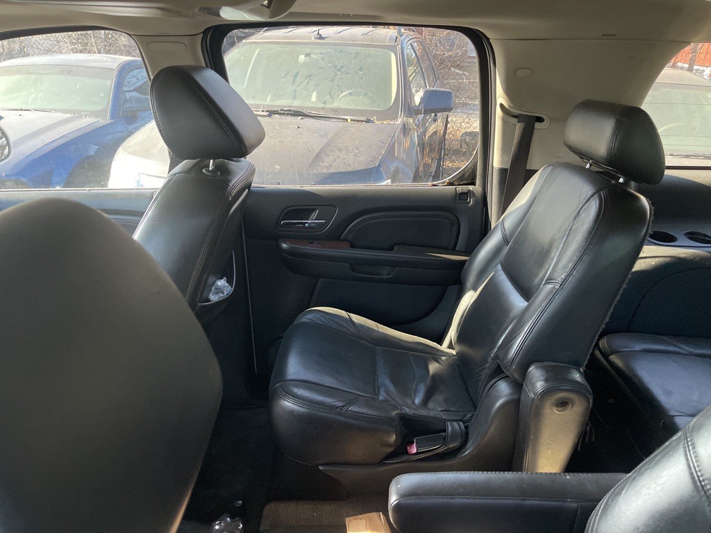 2008 Cadillac Escalade Image 8