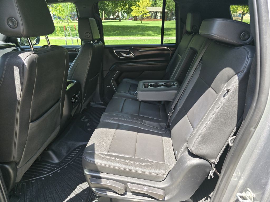 2023 Chevrolet Suburban Image 7