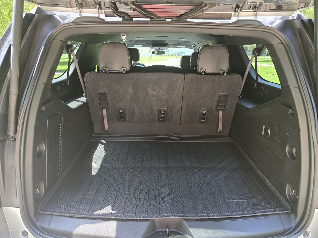 2023 Chevrolet Suburban Image 8