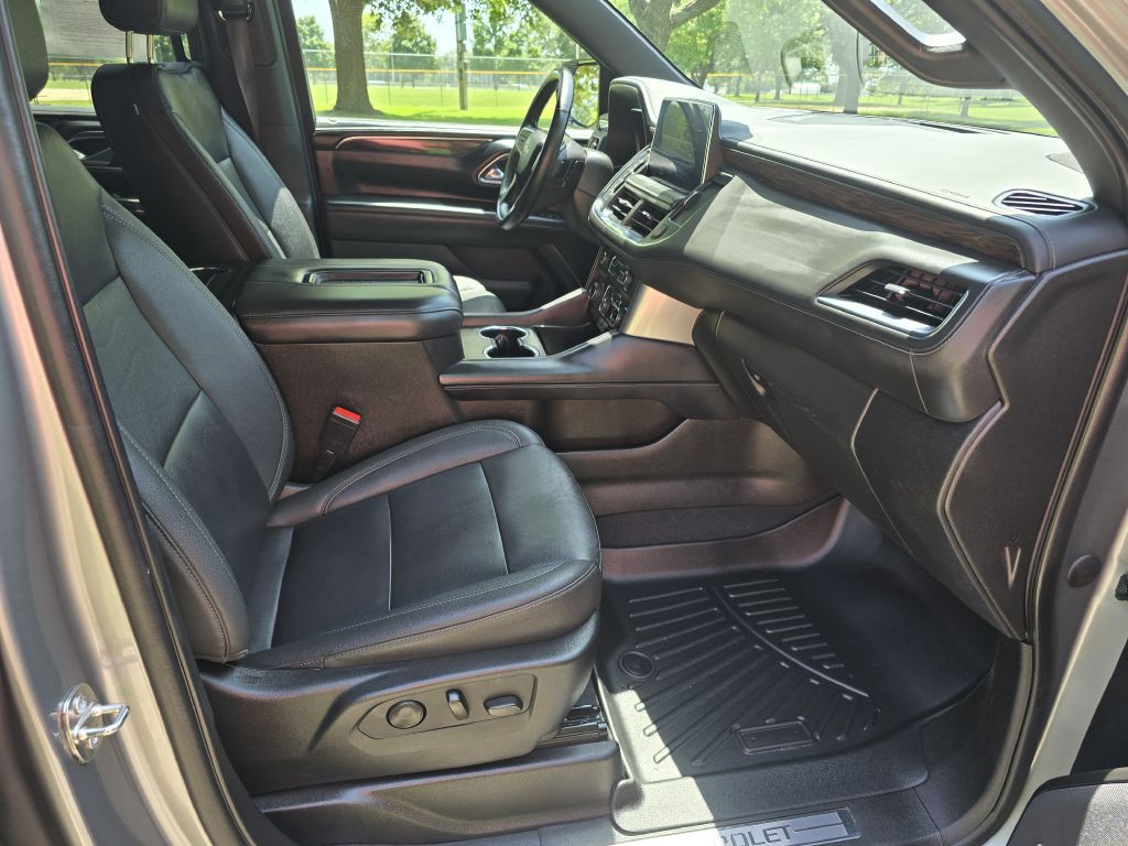 2023 Chevrolet Suburban Image 10