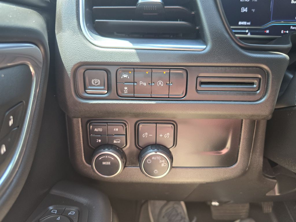 2023 Chevrolet Suburban Image 11