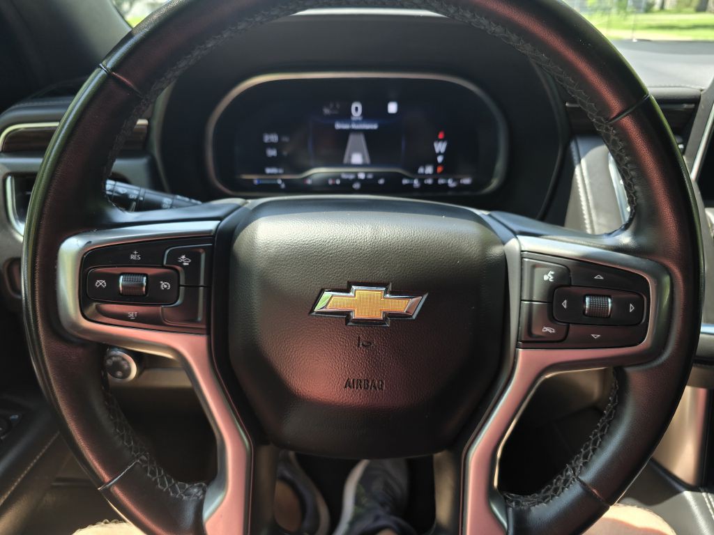 2023 Chevrolet Suburban Image 12