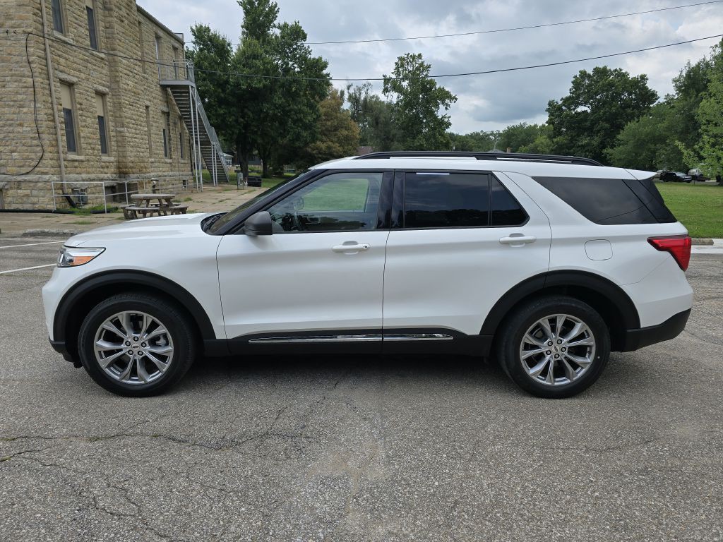 2020 Ford Explorer Image 2