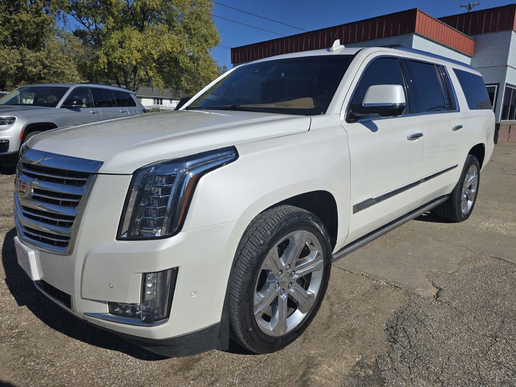 2017 Cadillac Escalade Image 1